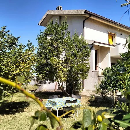 Apartment Da Jack With Garden And Parking, Ideal For Families And Pets Penne